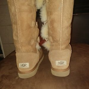 SOLD !!! Bailey Button Triplet II' Boot